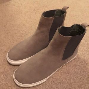 Gap Tan high top sneaker booties